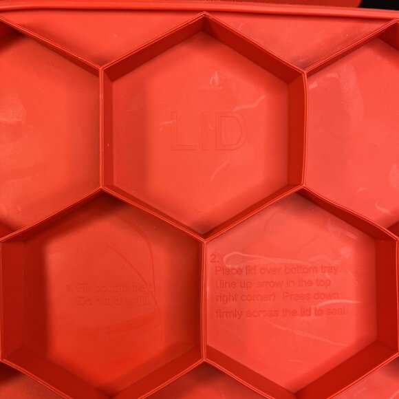 Burger Master Shape + Store Silicone Food Storage Set Of 2 Refrigerate Freeze CA - Picture 3 of 13